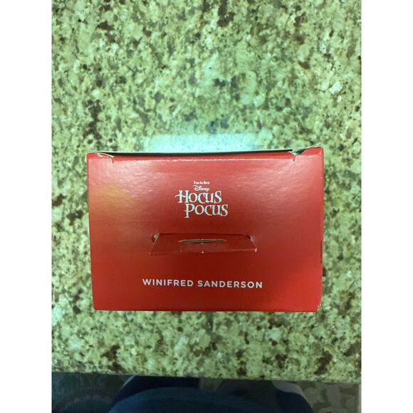 New Hallmark Disney Hocus Pocus Winifred Sanderson Christmas Halloween Ornament - Picture 6 of 6